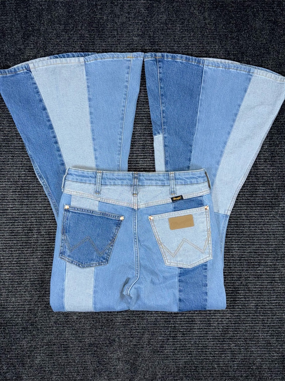 Wrangler x Lainey Wilson Patchwork Super Flare Bell Bottom Jeans 28x32 NWOT Boho